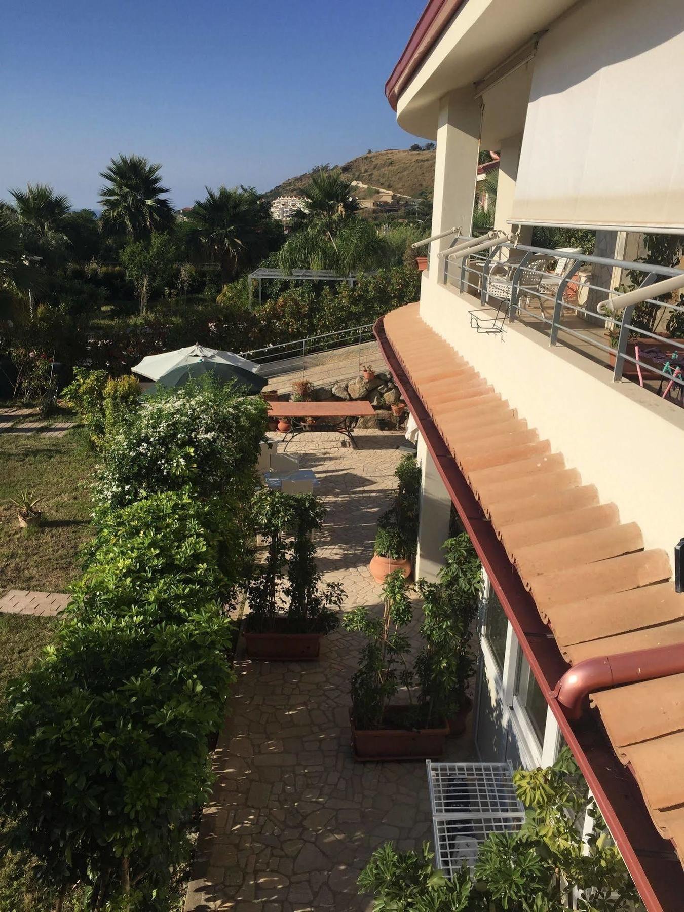 B&B Villa Pimm'S Zambrone Bagian luar foto