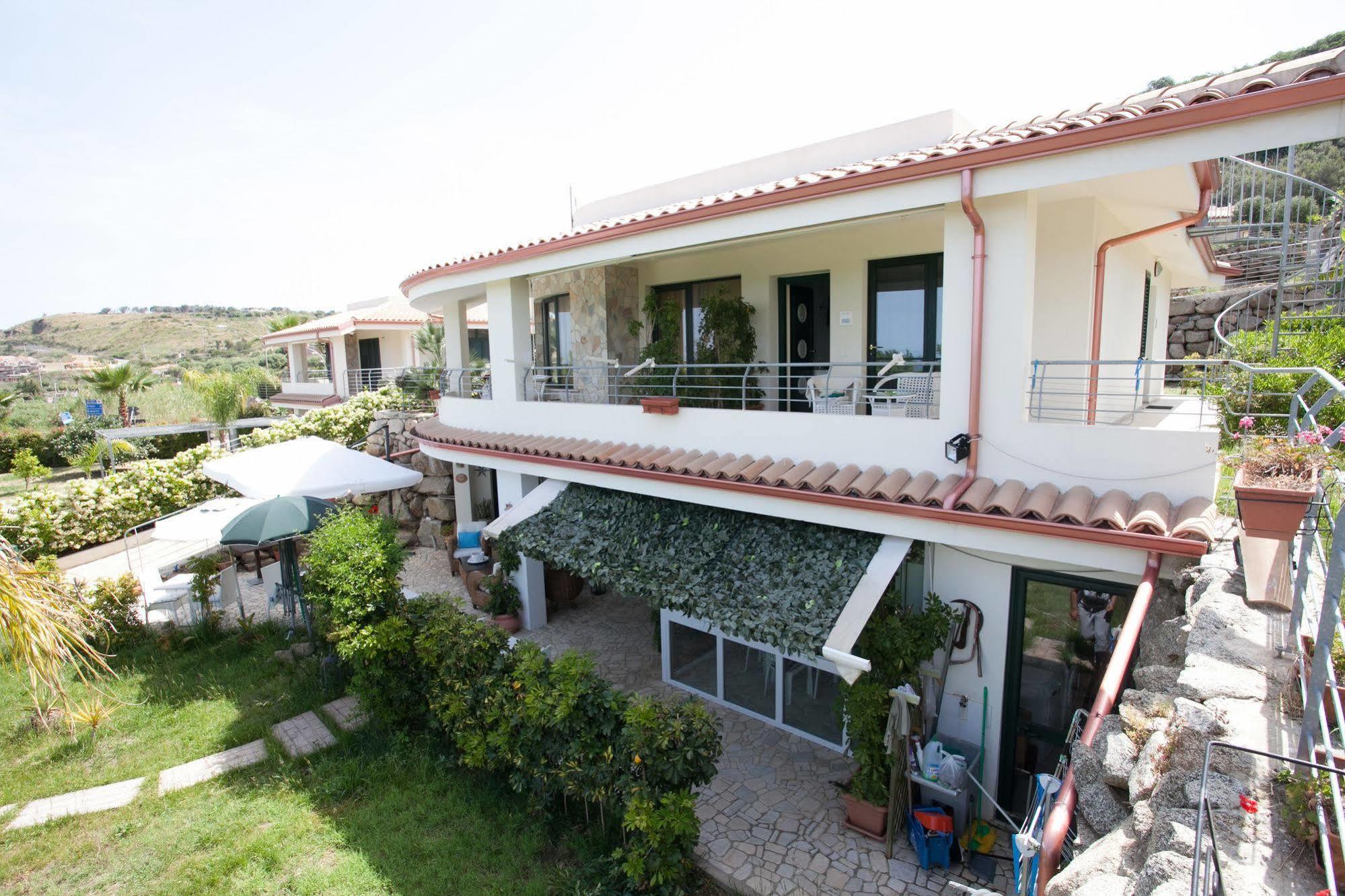 B&B Villa Pimm'S Zambrone Bagian luar foto